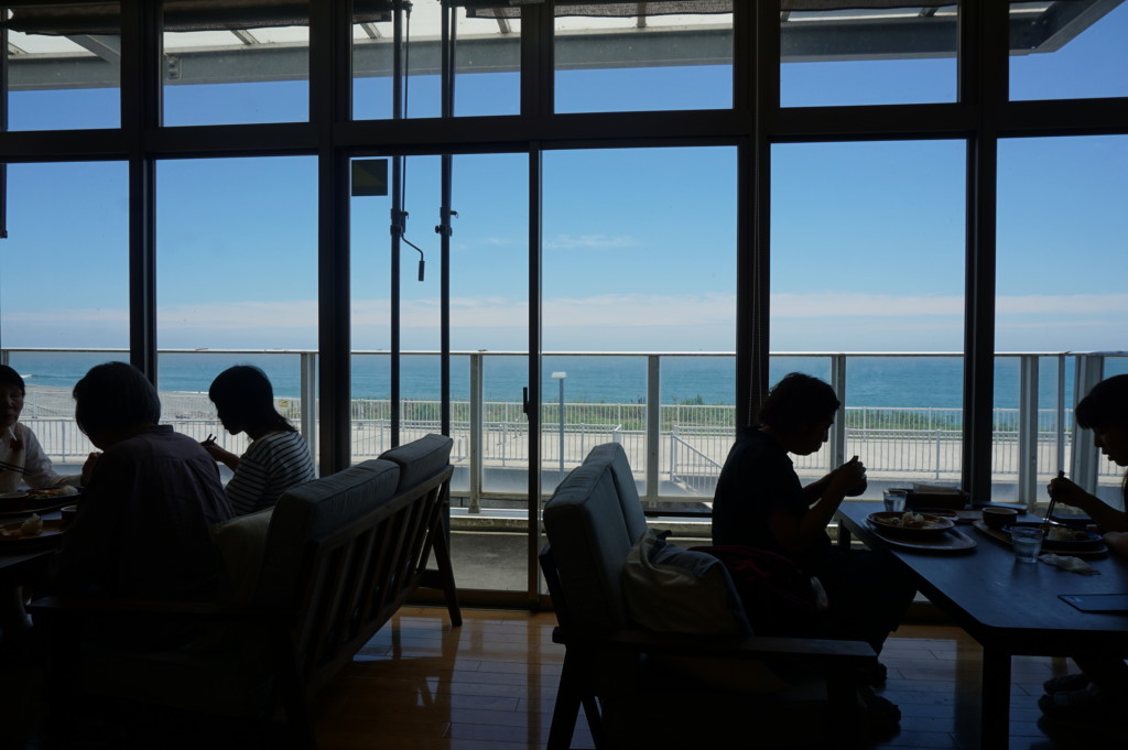 土佐市のランチ情報 Cafe Niil Mare カフェニールマーレ 雄大な海を一望できる人気のカフェ 一般社団法人 土佐市観光協会